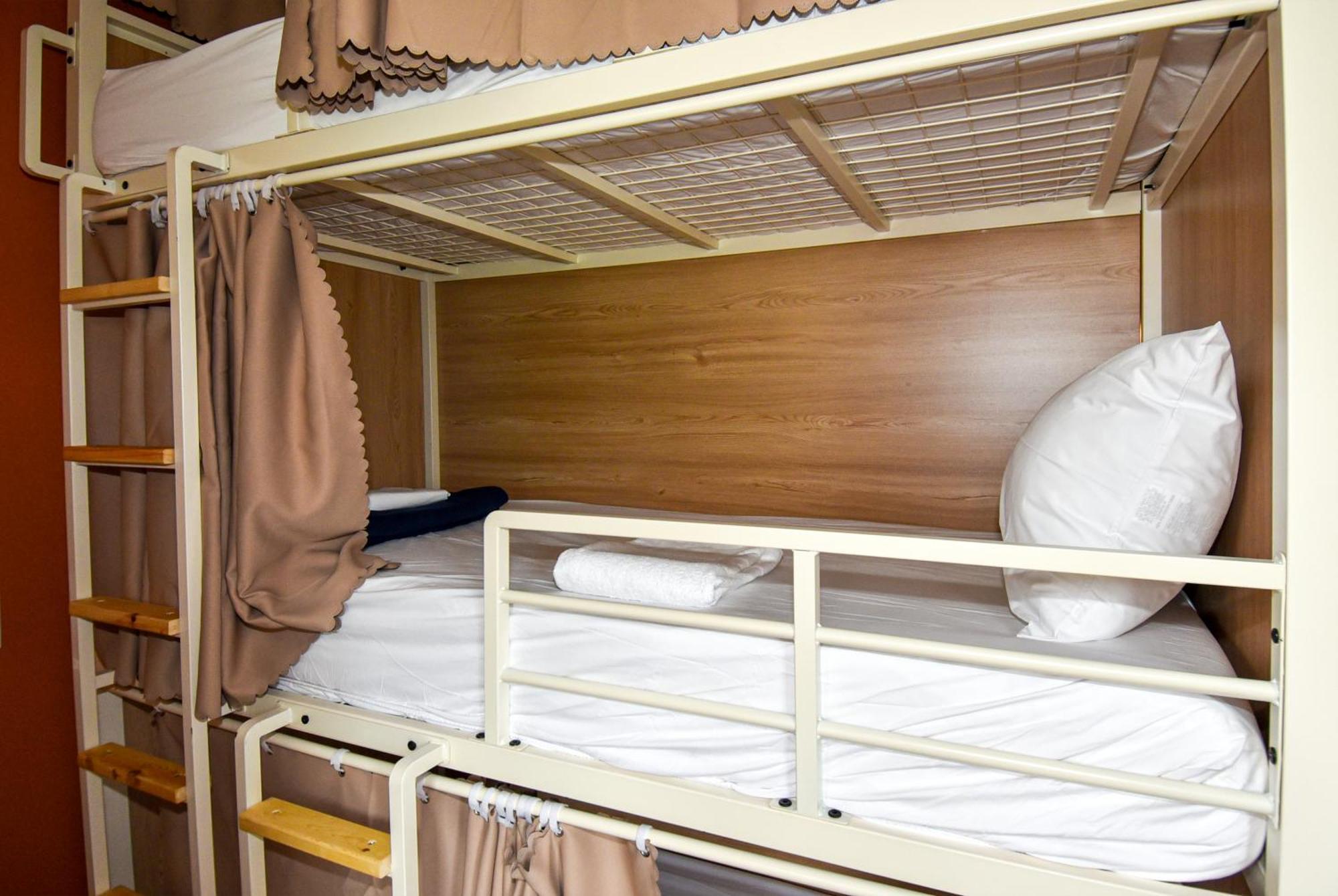 Caravan Hostel Dc Вашингтон Экстерьер фото