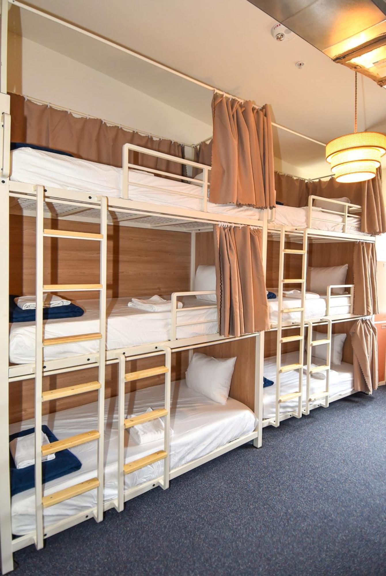 Caravan Hostel Dc Вашингтон Экстерьер фото