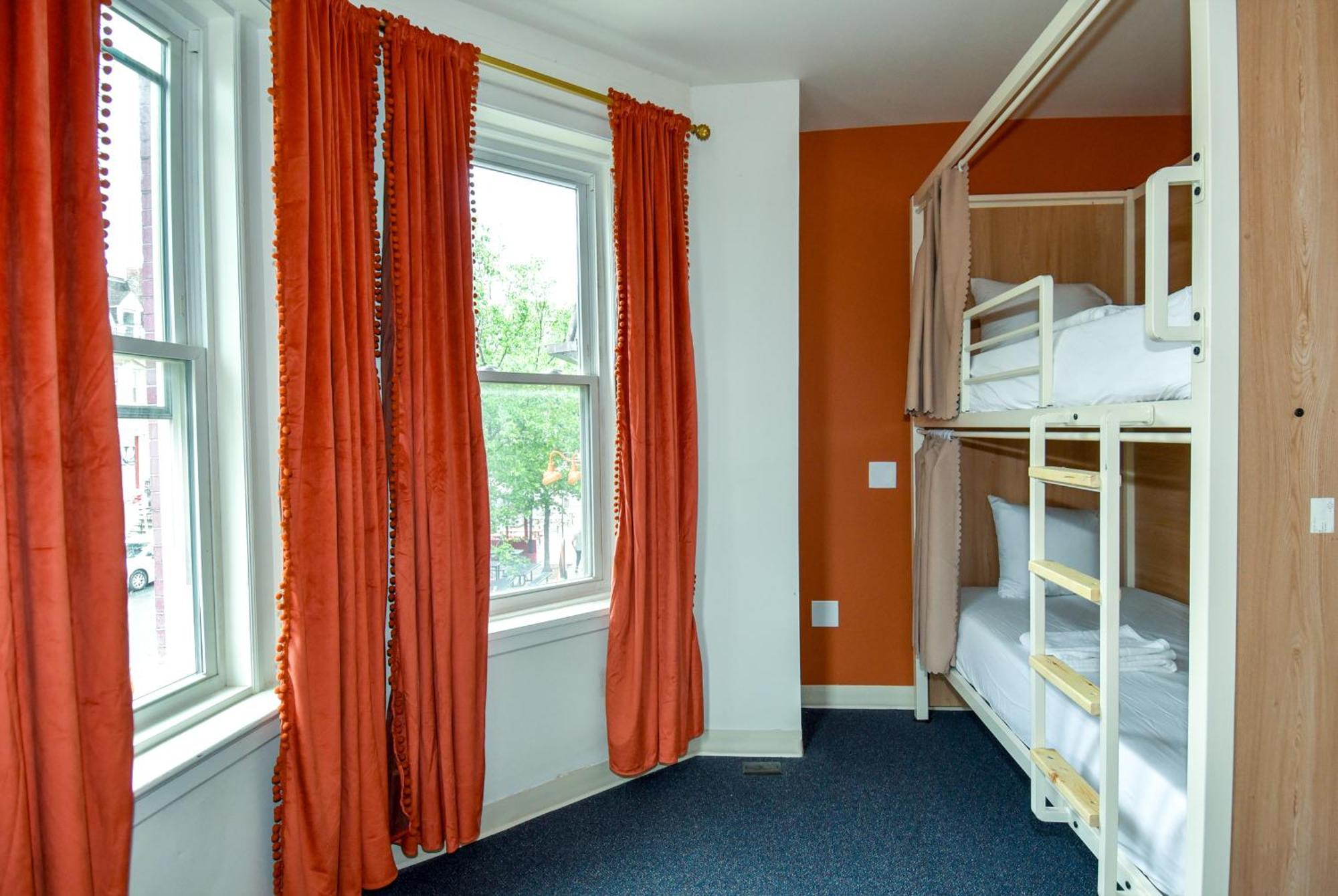 Caravan Hostel Dc Вашингтон Экстерьер фото