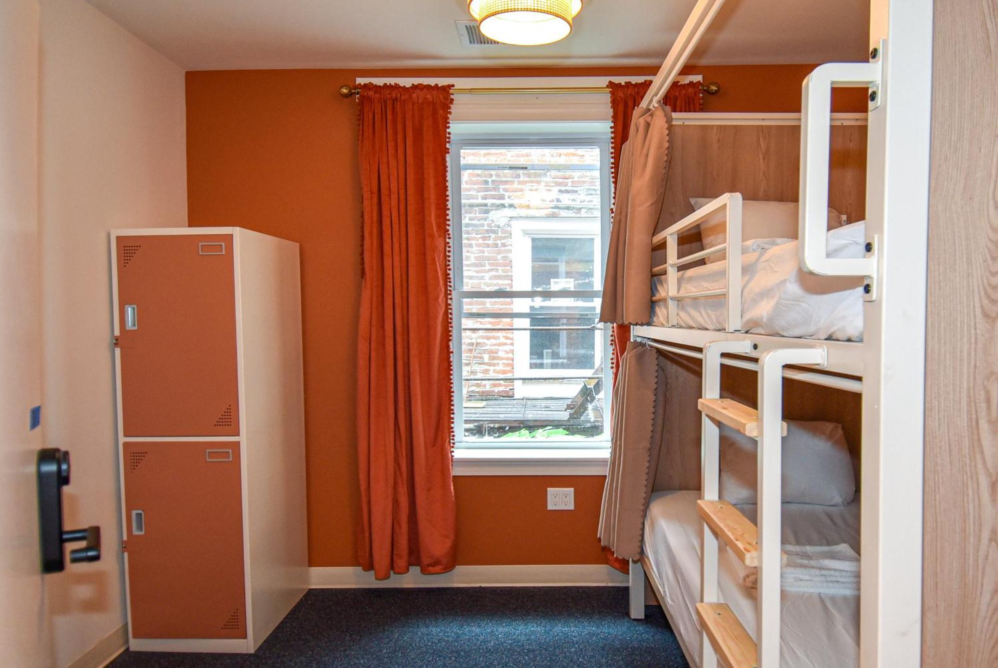 Caravan Hostel Dc Вашингтон Экстерьер фото