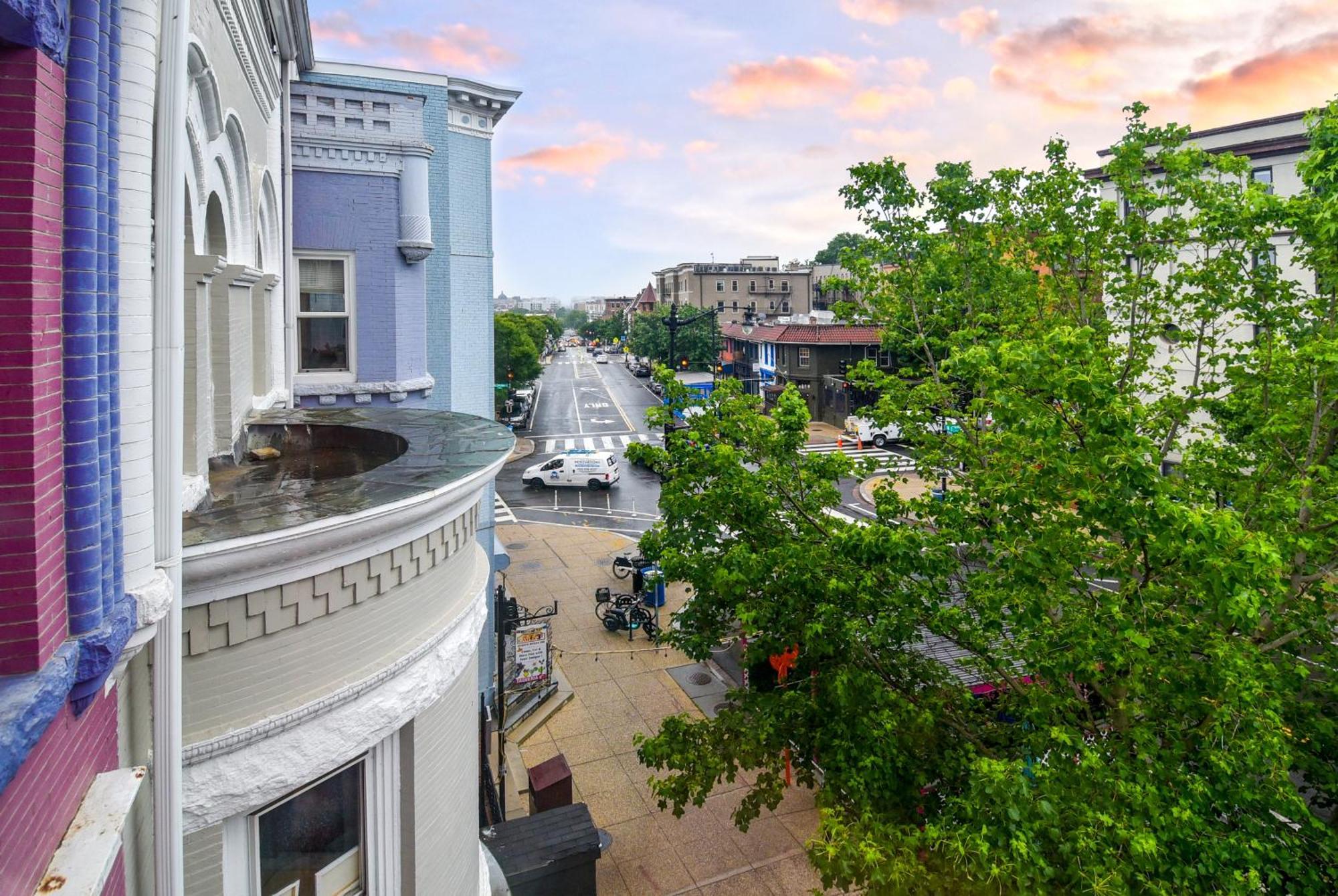 Caravan Hostel Dc Вашингтон Экстерьер фото